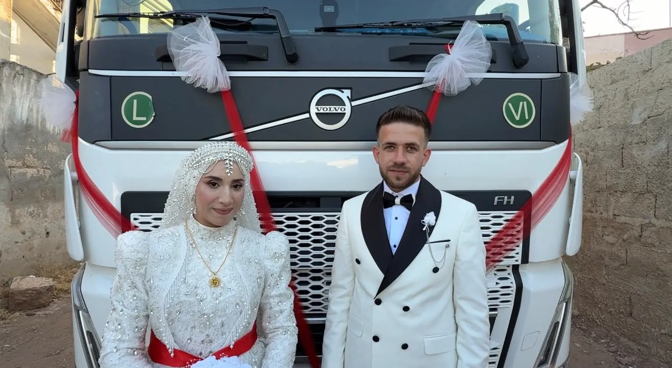 Reyhanlı düğününde dev TIR sürprizi