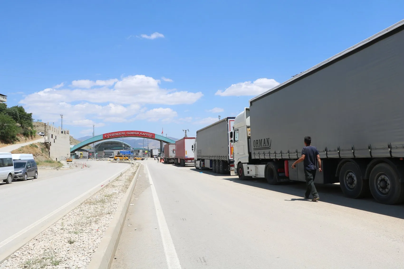 Esendere sınırında 12 kilometrelik TIR çilesi