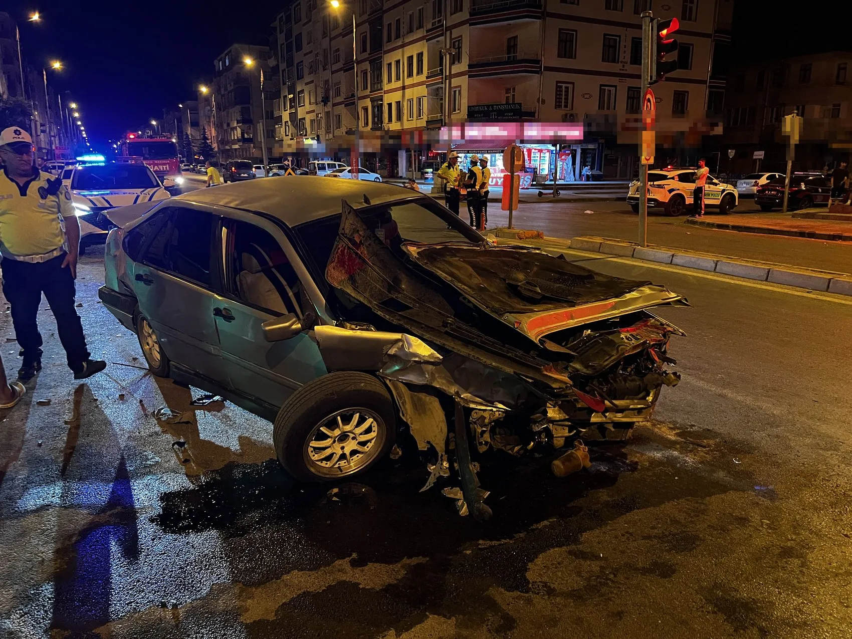 Kayseri'de polis aracı kaza yaptı 3 kişi yaralandı