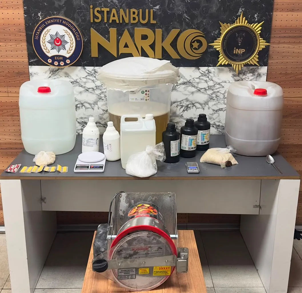 İstanbul narkotik ekipleri üç ilçede uyuşturucu baskını yaptı