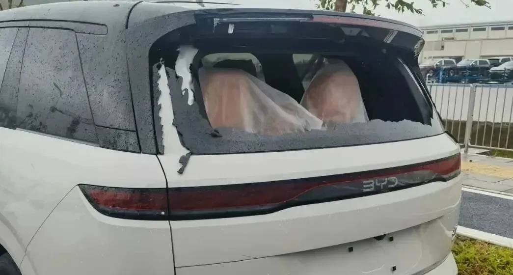 BYD fabrikasını tayfun vurdu: Tesisteki sıfır araçlar ziyan oldu