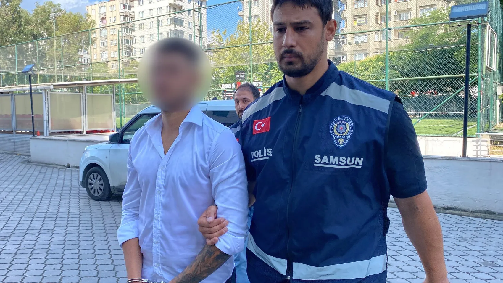 Samsun'da sokak ortasında hesaplaşma İki bacağından vurdu