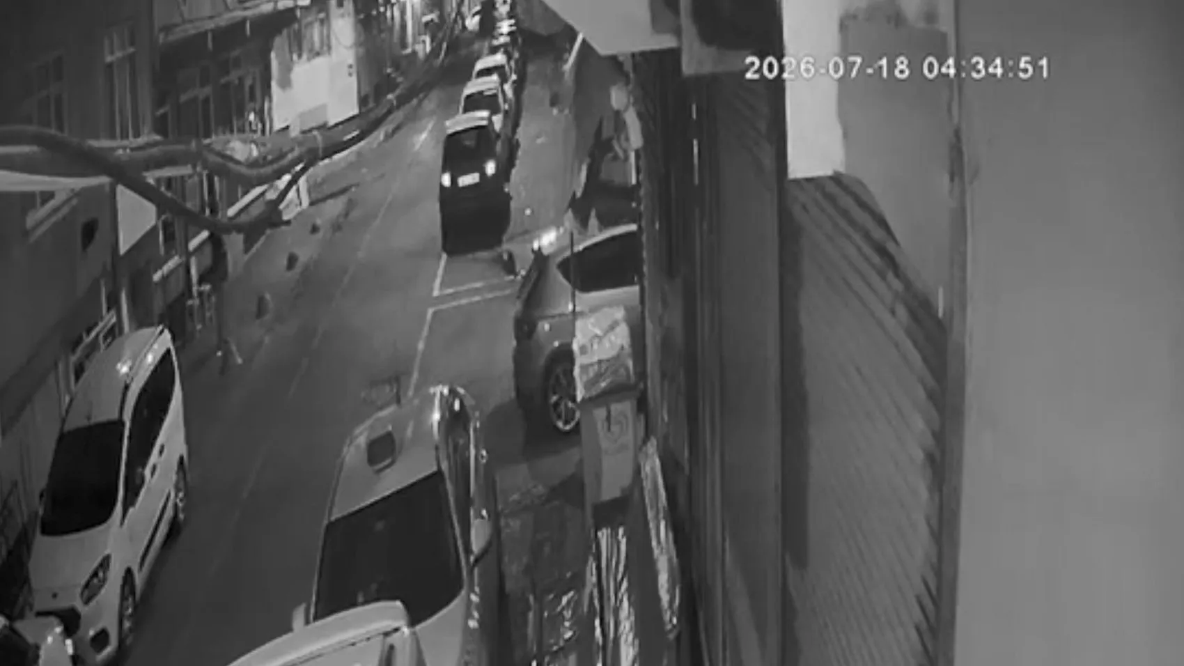 Esenler polisinden motosiklet hırsızlarına suçüstü operasyonu