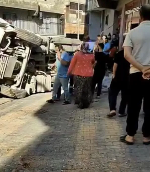 Şanlıurfa'da sokakta oynayan 6 yaşındaki çocuk kamyon altında can verdi