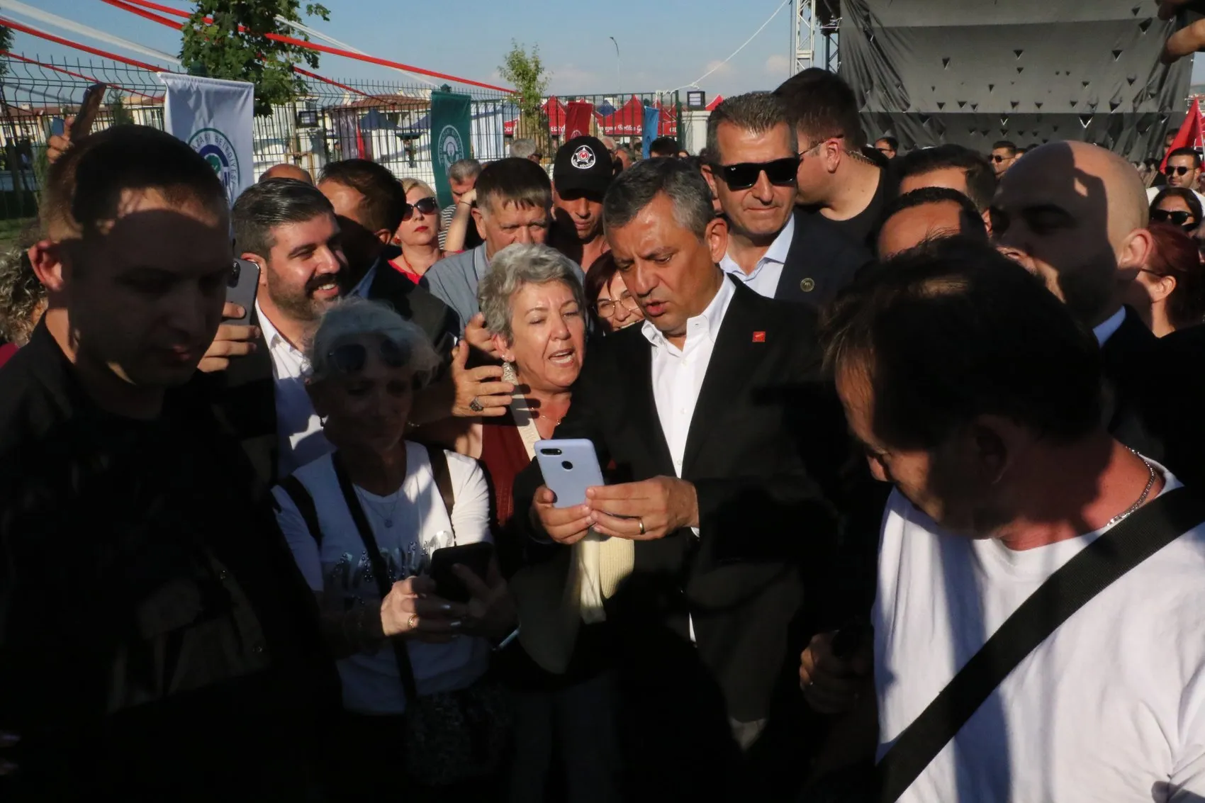 Özgür Özel Eskişehir'de iktidar mesajı verdi