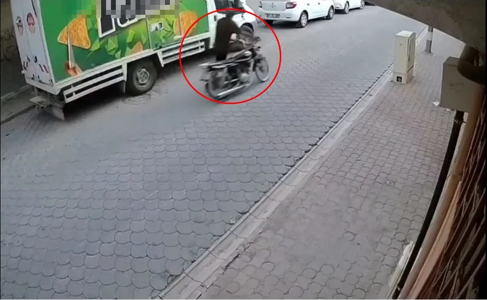 Kızıltepe’de apartman girişinden motosikletini çaldılar