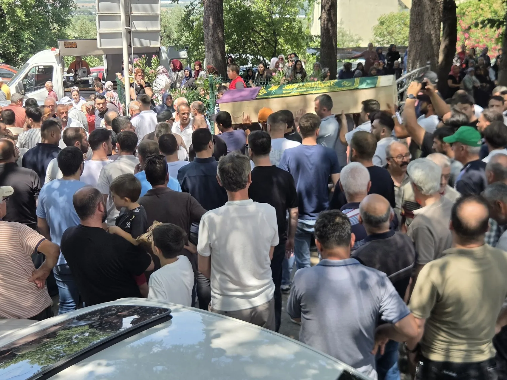 Yalova'daki motosiklet kazasında genç çift hayatını kaybetti