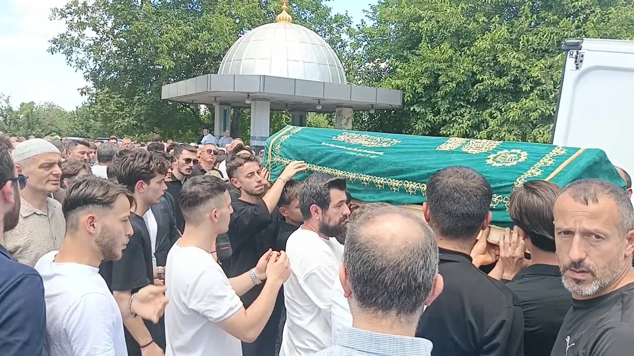 İznik Gölü'nde serinlemek isteyen iki arkadaş hayatını kaybetti