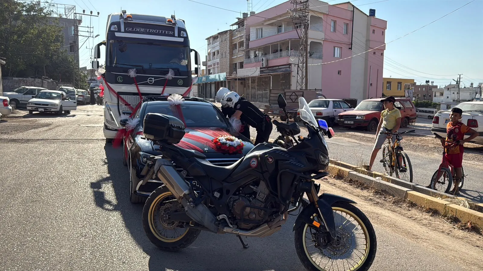 Reyhanlı düğününde dev TIR sürprizi