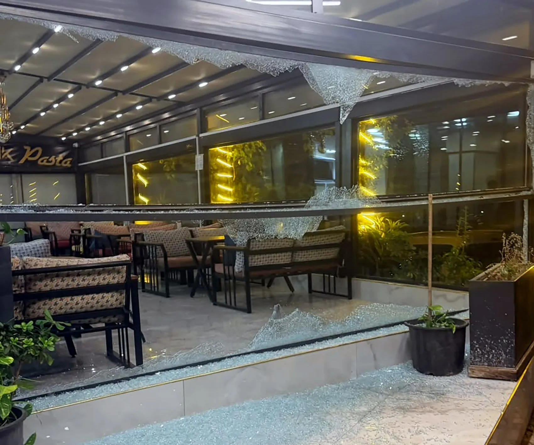 Adana'da tatlıcıya silahlı saldırı düzenleyen iki genç yakalandı