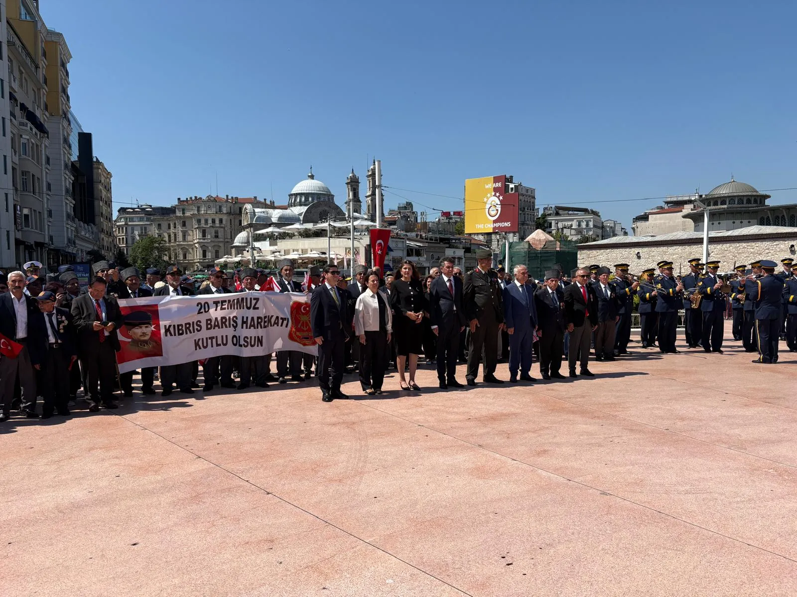 Taksim'de Kıbrıs Barış Harekatı'nın yıl dönümü kutlandı
