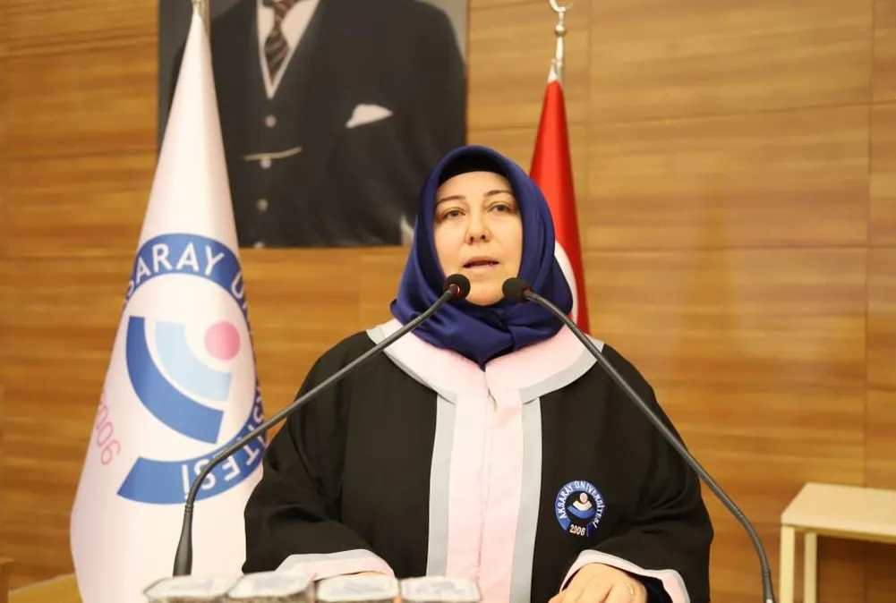 Üniversite hayalini 42 yaşında birincilikle taçlandırdı