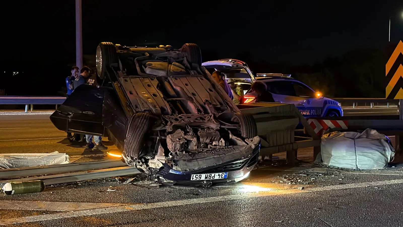 Beykoz TEM Otoyolu'nda gece yarısı trafik kazası 1 ölü