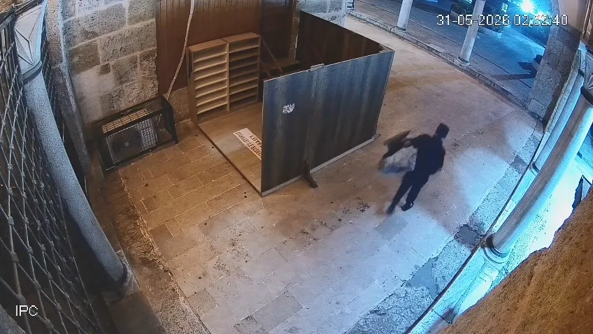 İzmit Yeni Cuma Camii'nde halı hırsızlığına tutuklama
