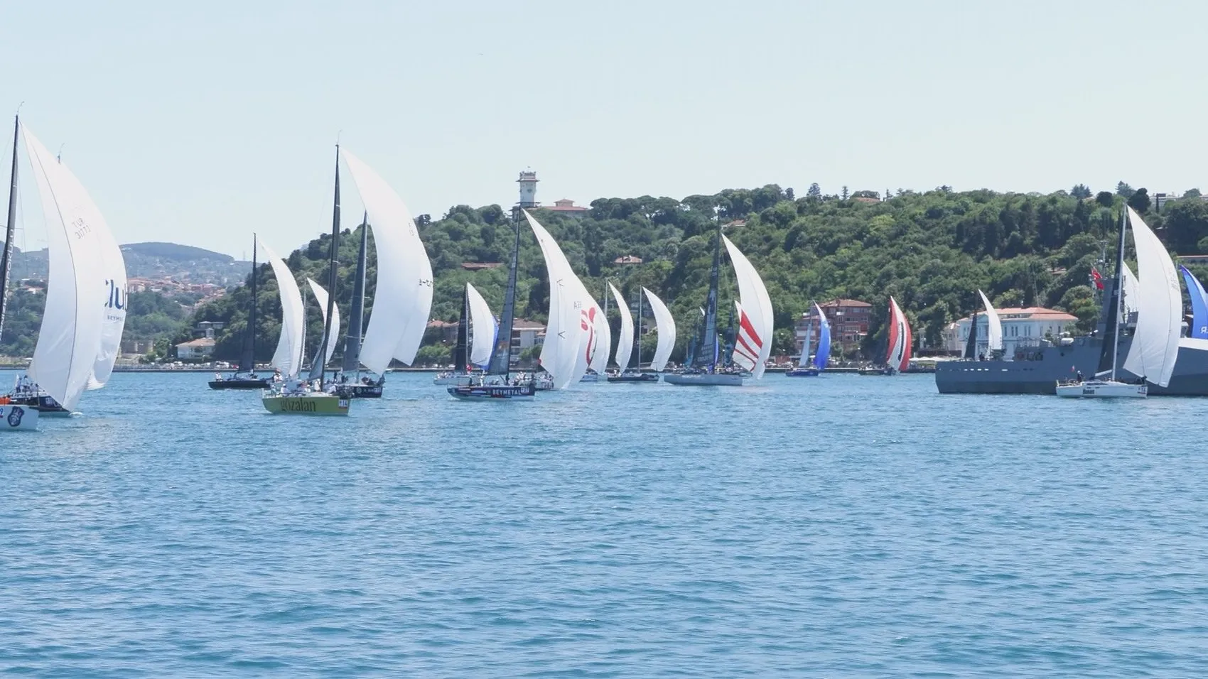 İstanbul Boğazı'nda dev yelken yarışı heyecanı başladı