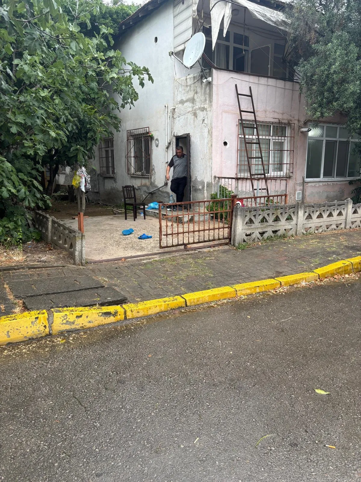 Gölcük’te dehşet anları Yeğen dayısını palayla katletti