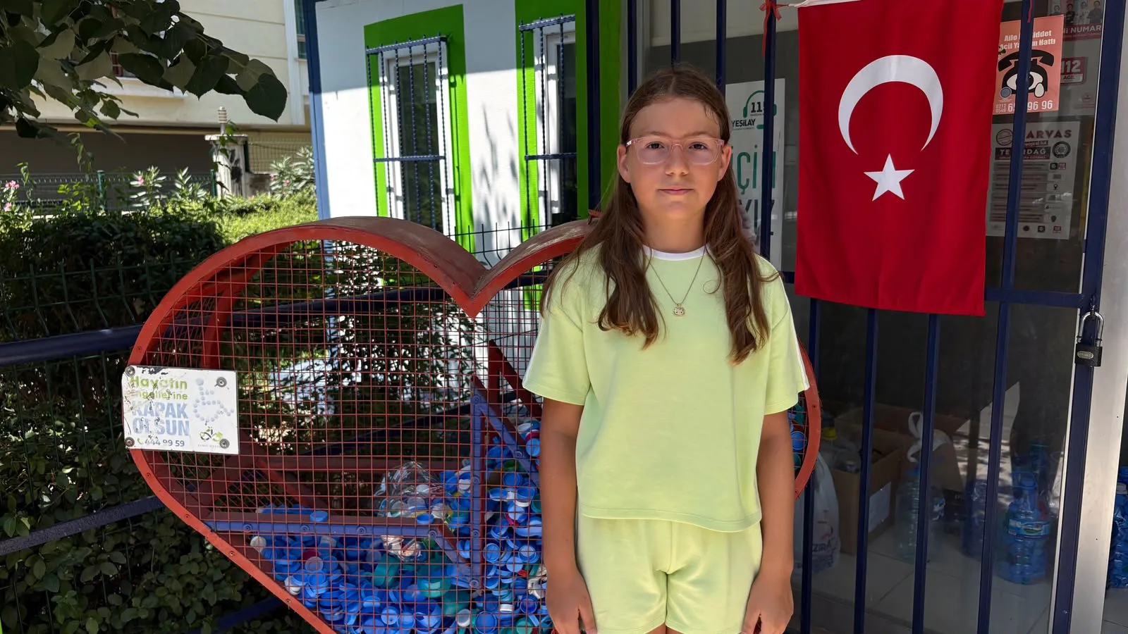 10 yaşındaki Öykü 10 bin kapakla engellilere umut oldu