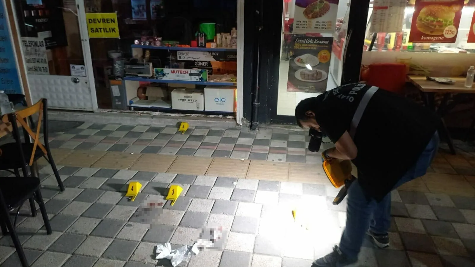 Manisa'da sokak ortasında kasklı saldırı
