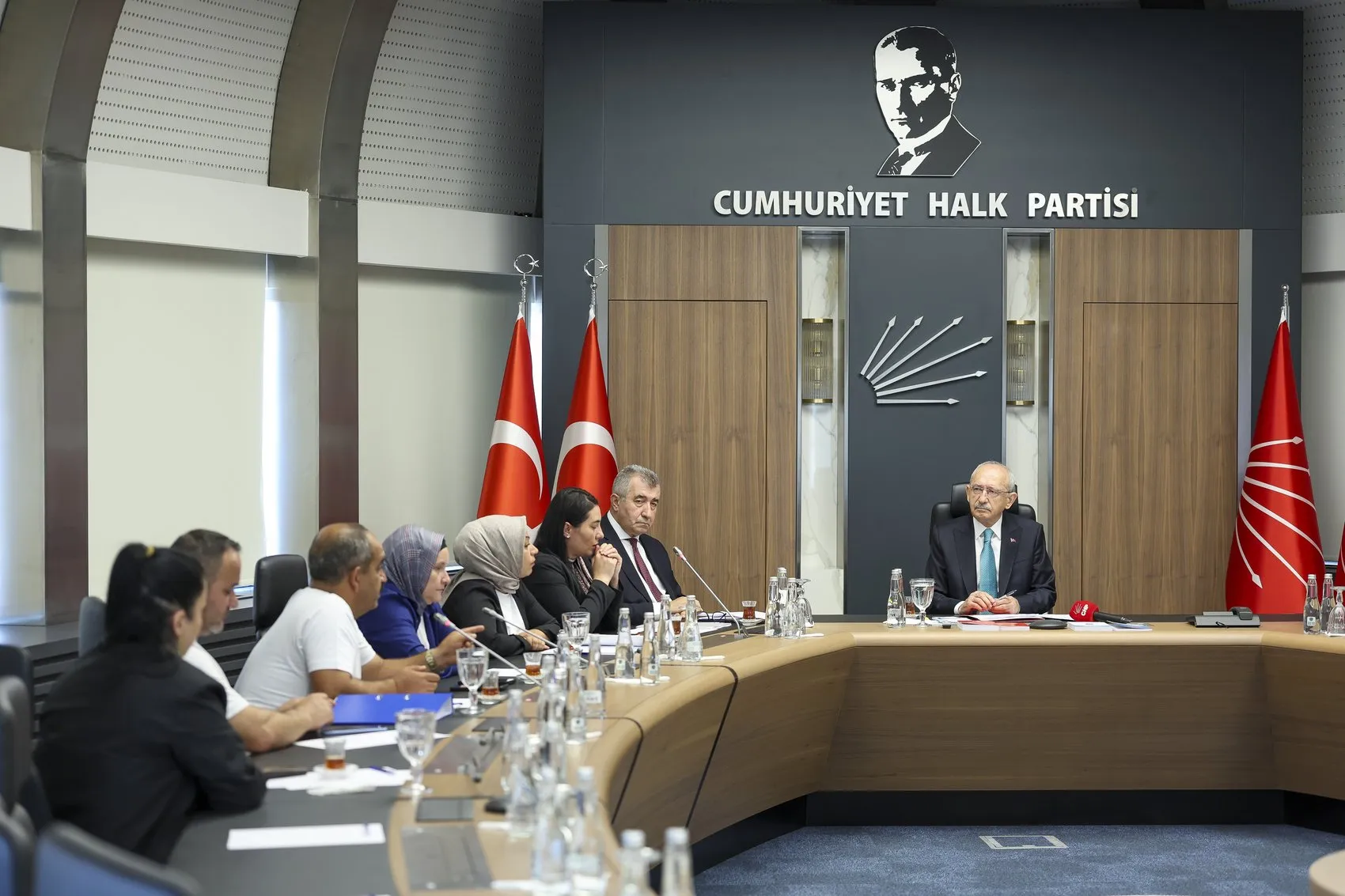Kılıçdaroğlu ailelerin acısını dinledi