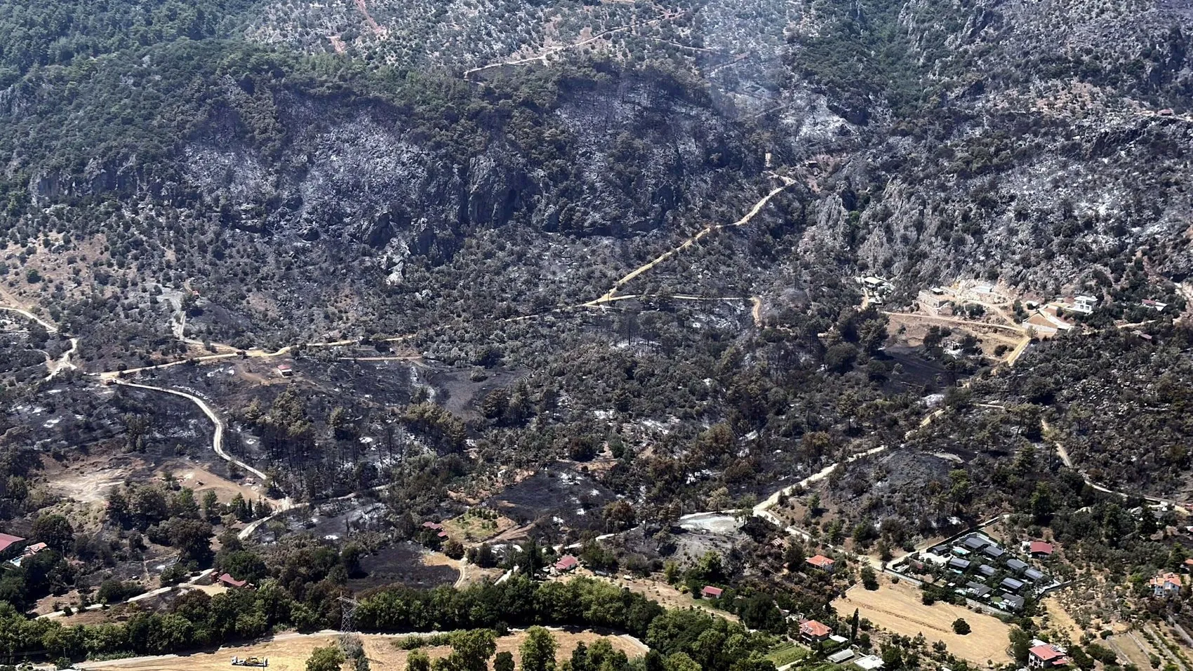 Fethiye orman yangınında 350 hektarlık alan küle döndü