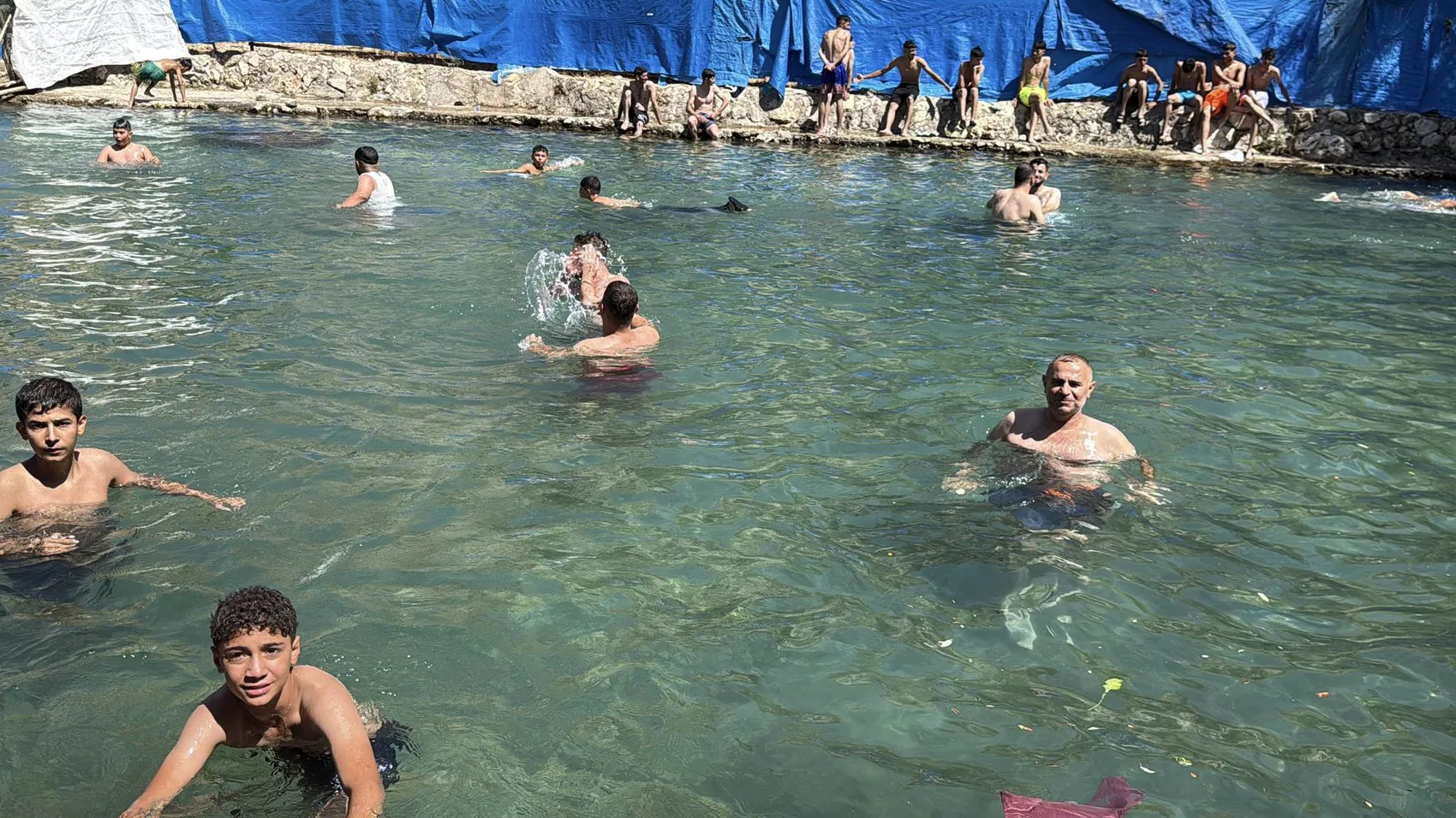Mardin'de kavurucu sıcağa karşı doğal çözüm Beyazsu Vadisi