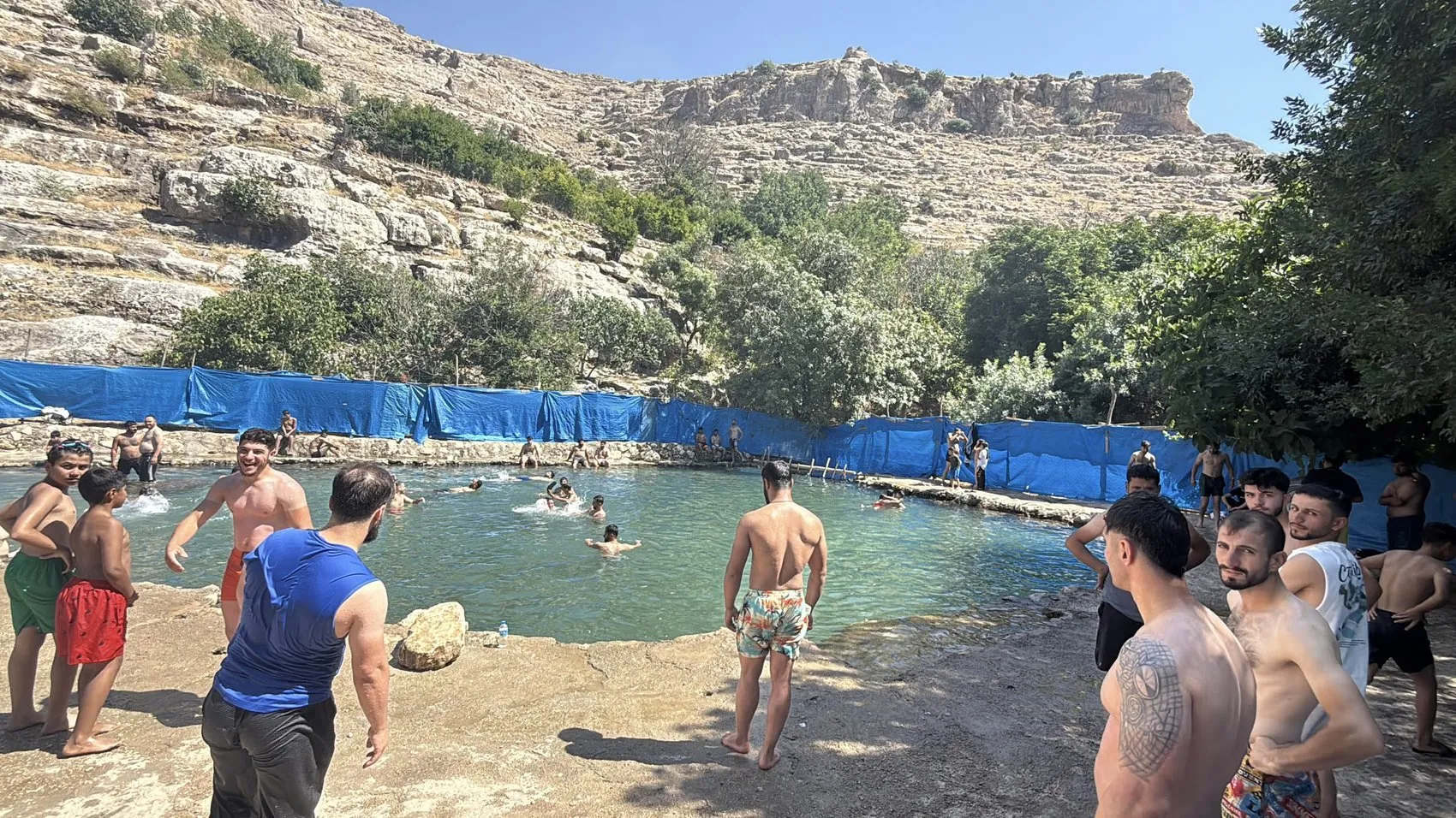 Mardin'de kavurucu sıcağa karşı doğal çözüm Beyazsu Vadisi