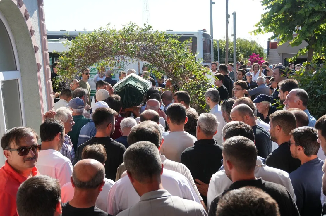 TIR yıkarken akıma kapılan baba ve oğlu son yolculuğuna uğurlandı