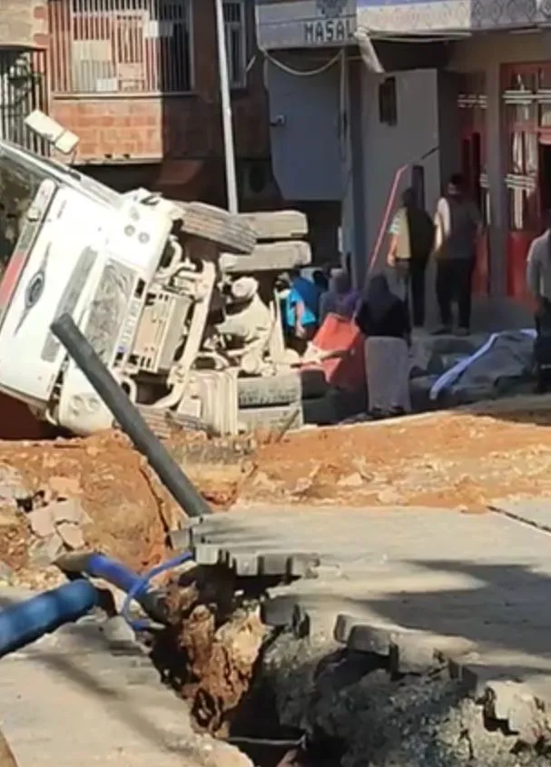 Şanlıurfa'da sokakta oynayan 6 yaşındaki çocuk kamyon altında can verdi
