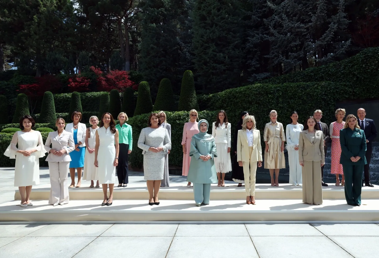 Emine Erdoğan'dan lider eşlerine dijital güvenlik çağrısı