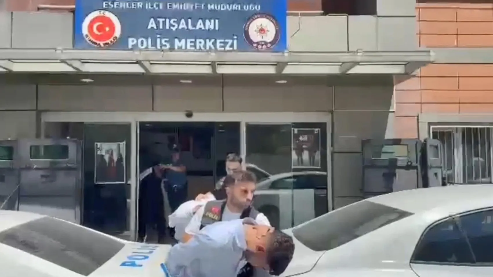 Esenler polisinden motosiklet hırsızlarına suçüstü operasyonu