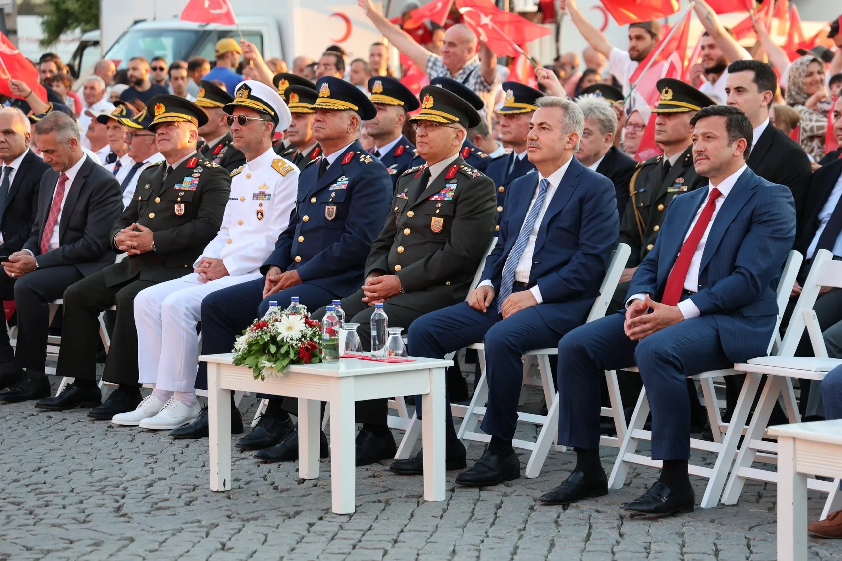 İzmir 15 Temmuz'un yıl dönümünde Konak'ta buluştu