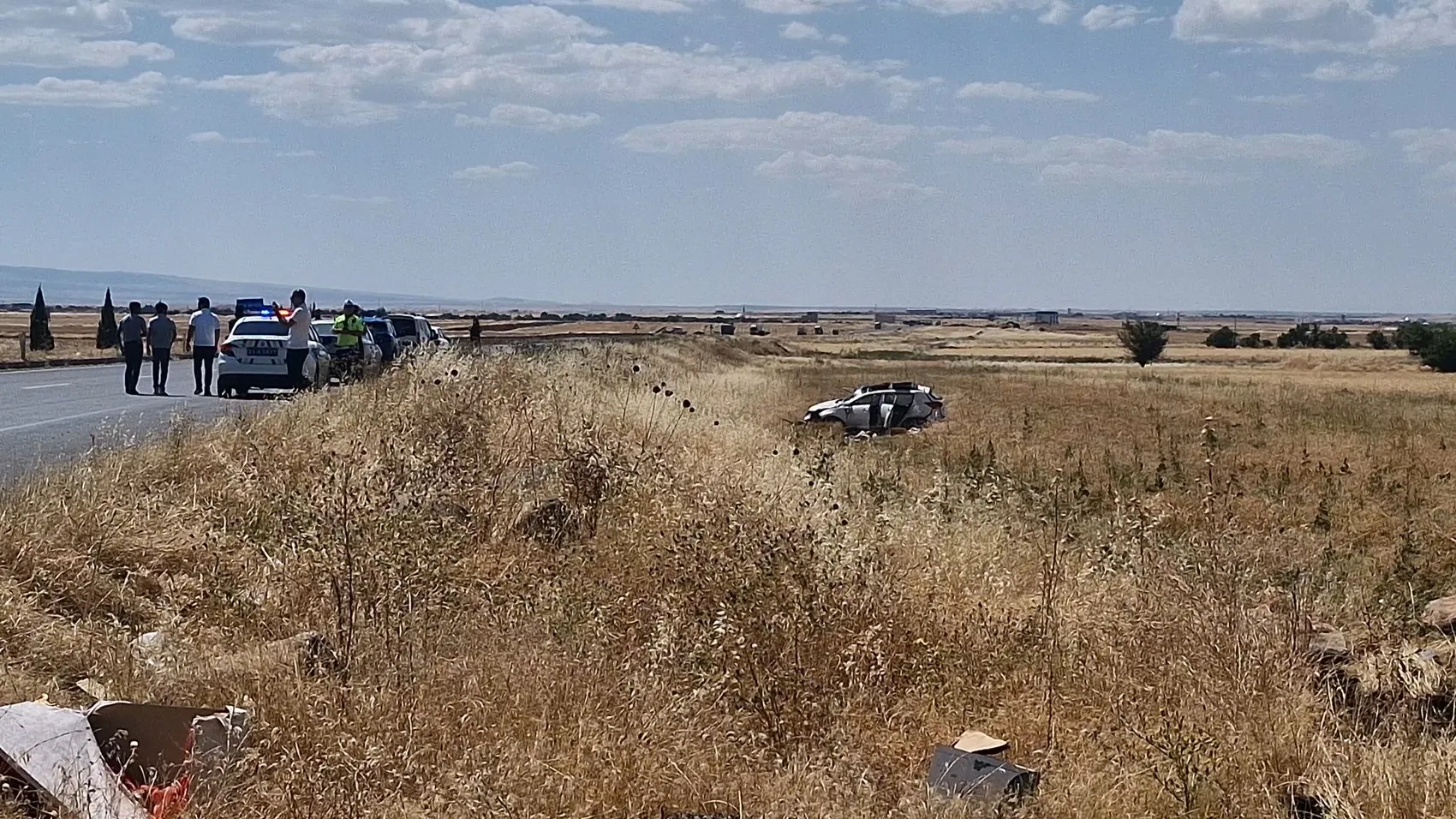 Diyarbakır çevre yolunda cip tarlaya uçtu 5 yaralı