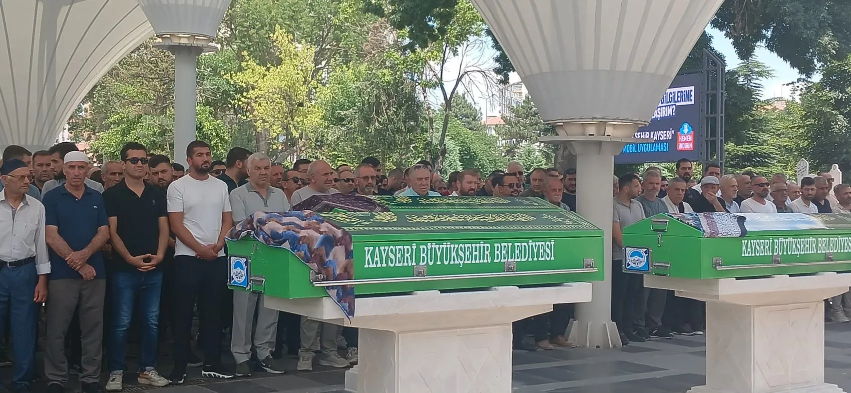 Düğün yolculuğu acı bitti Kayseri bir aileyi toprağa verdi