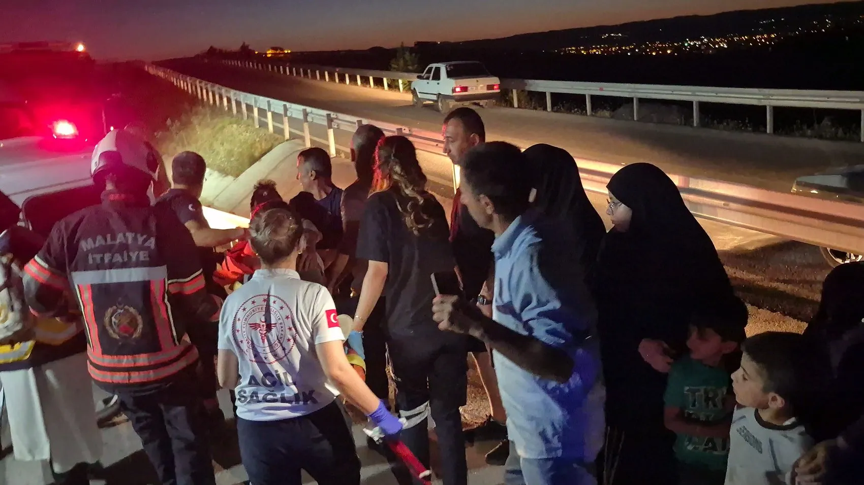 Malatya Yeşilyurt'ta iki araç çarpıştı 6 kişi hastanelik oldu