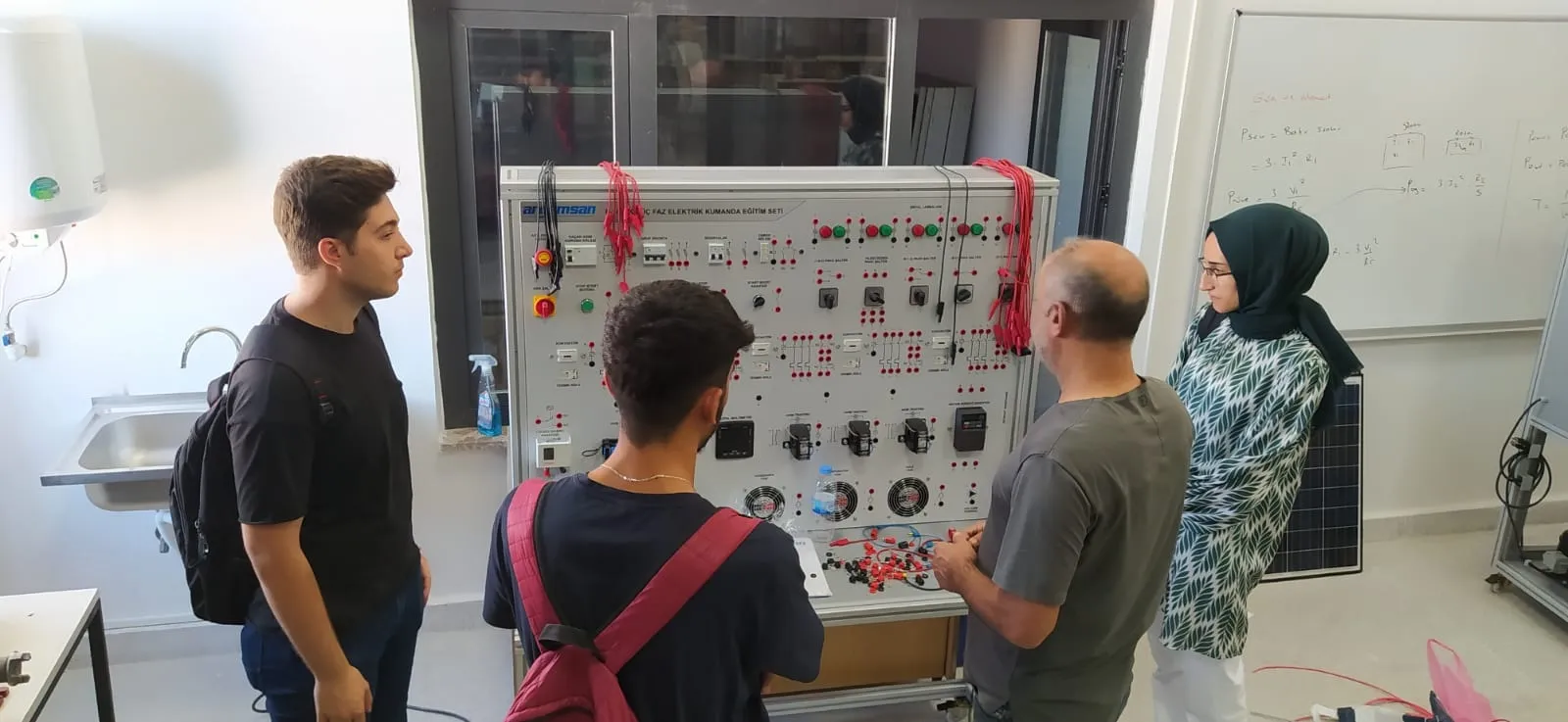 Üniversiteliler için yeni dönem Diplomaya iş garantili staj geliyor