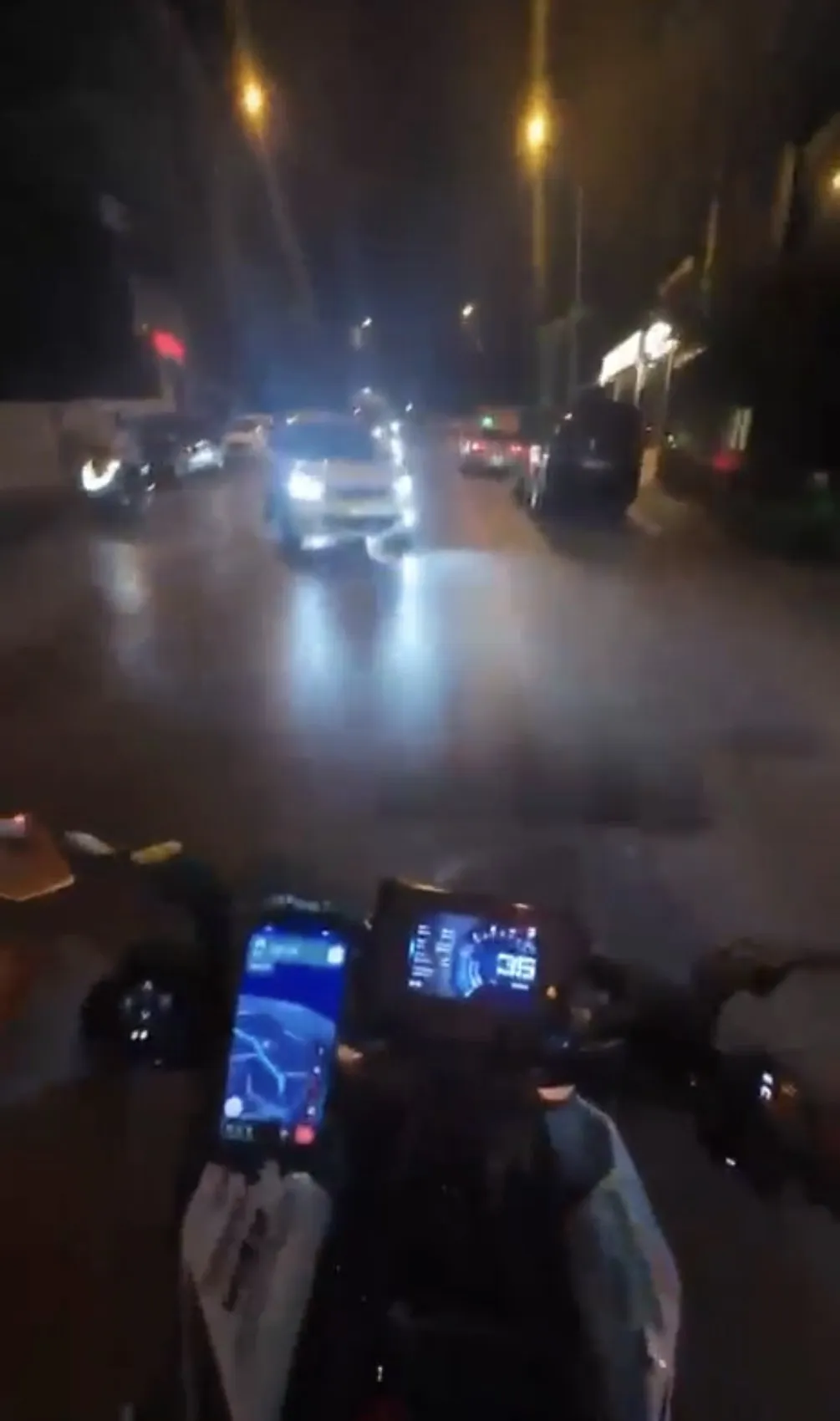 Kartal’da otomobil ile motosiklet çarpıştı