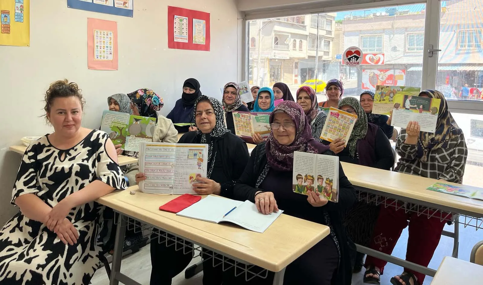 70 yaşında harfleri söktü Okumanın yaşı yok