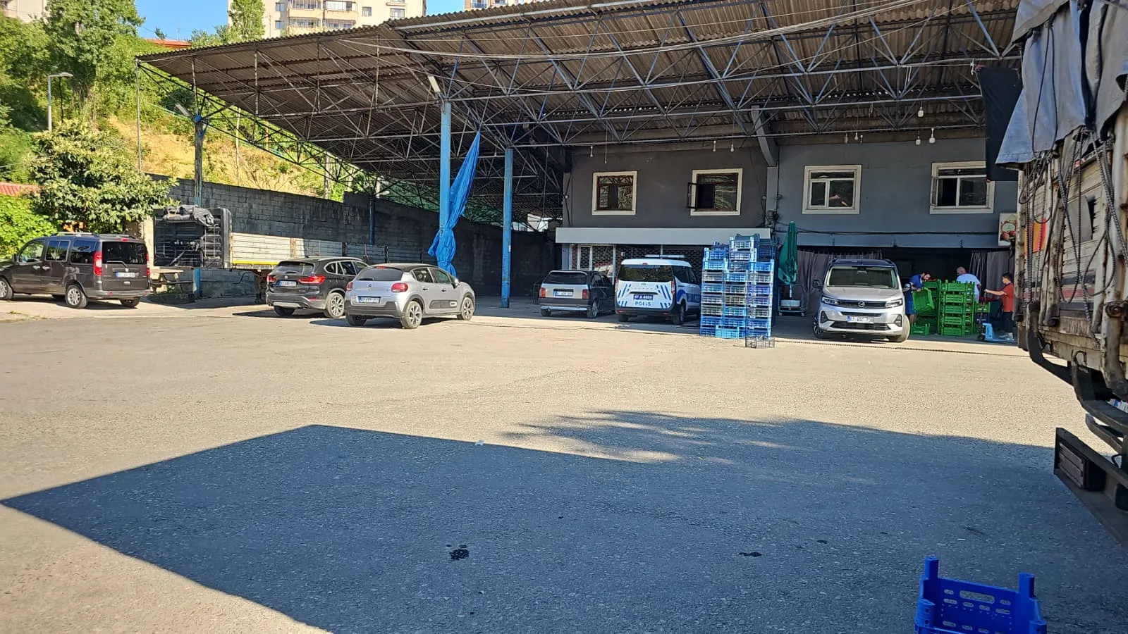 Zonguldak sebze halinde alacak kavgası kanlı bitti
