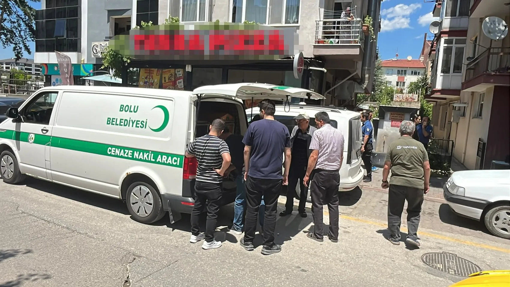 Ihlamur toplarken ağaçtan düşen yaşlı adam evinde ölü bulundu