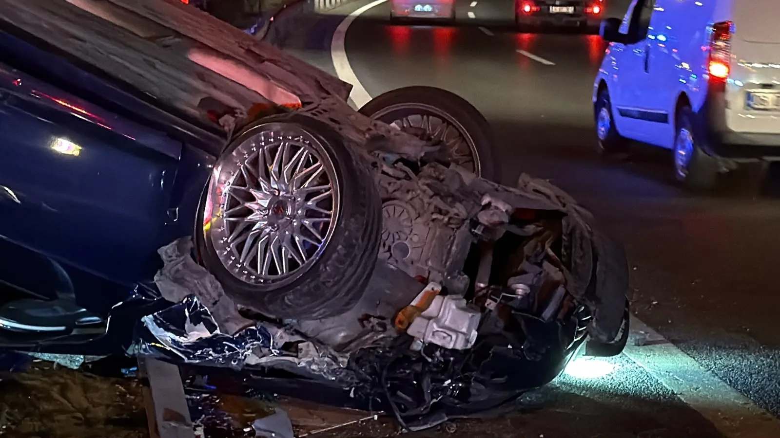 Beykoz TEM Otoyolu'nda gece yarısı trafik kazası 1 ölü