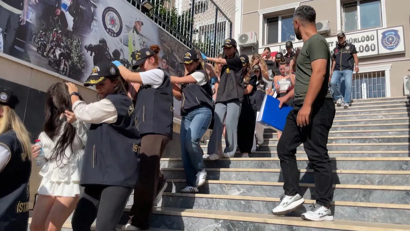 Şişli’deki eğlence mekanında kaçak işçi operasyonu