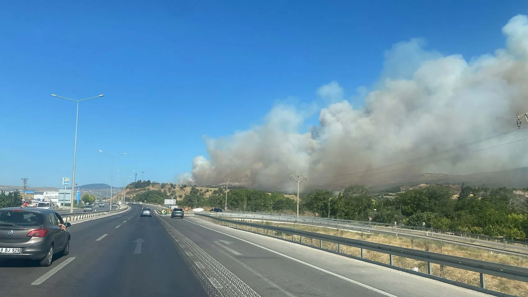 Çanakkale Saraycık köyü yakınlarında orman yangını başladı