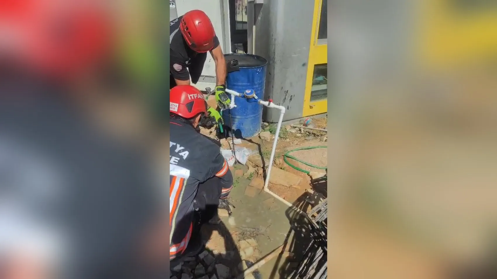 Malatya’da inşaat alanında betona gömülen köpek yavrusu son anda kurtarıldı