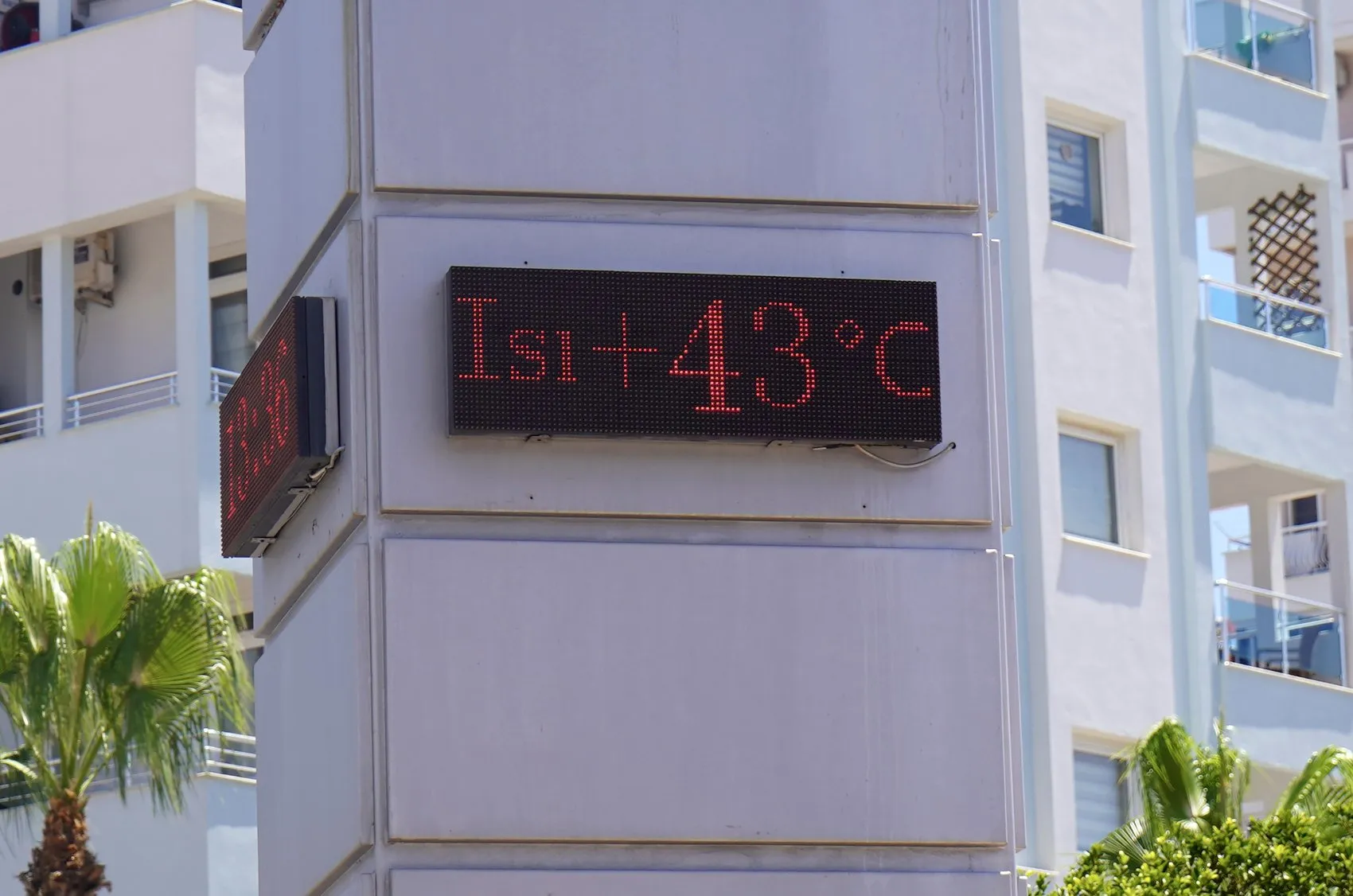 Antalya’da termometreler 44 dereceye fırladı