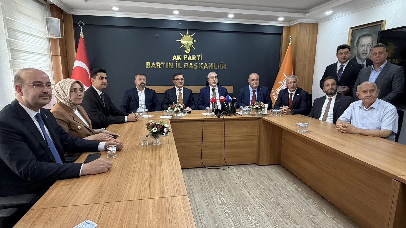 Bakan Işıkhan Bartın teşkilatıyla bir araya geldi