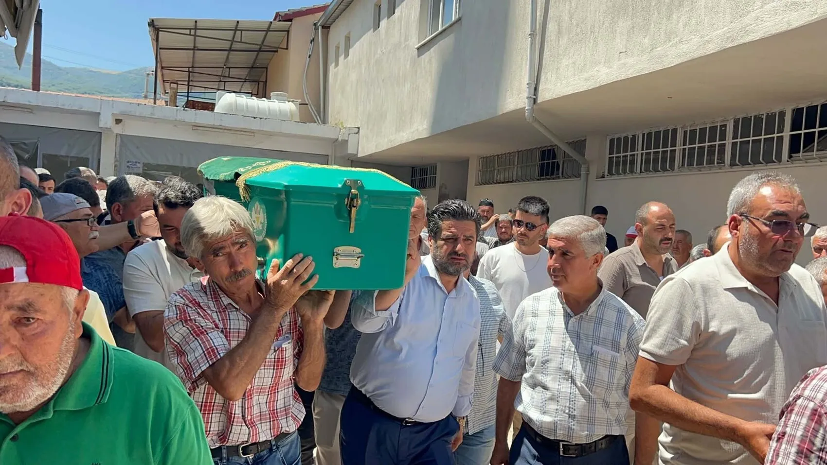 Manisa'da minibüs kazasında acı haber Can kaybı ikiye yükseldi