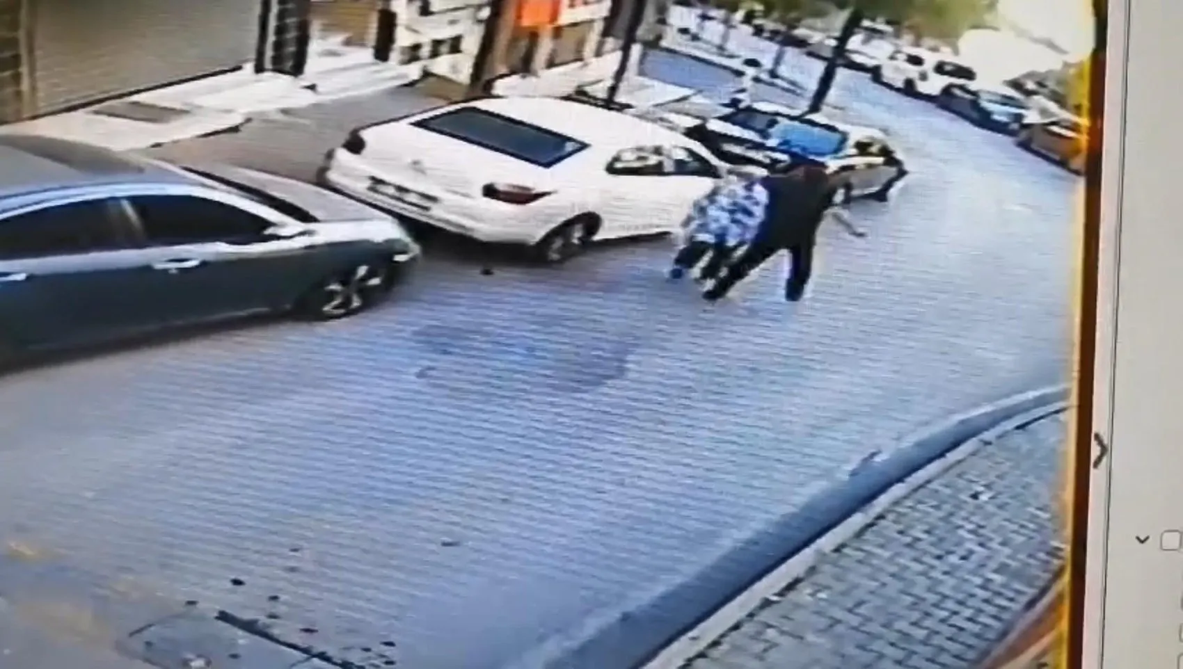 Şişli'de sokakta yürüyen kadına arkadan yumruklu saldırı