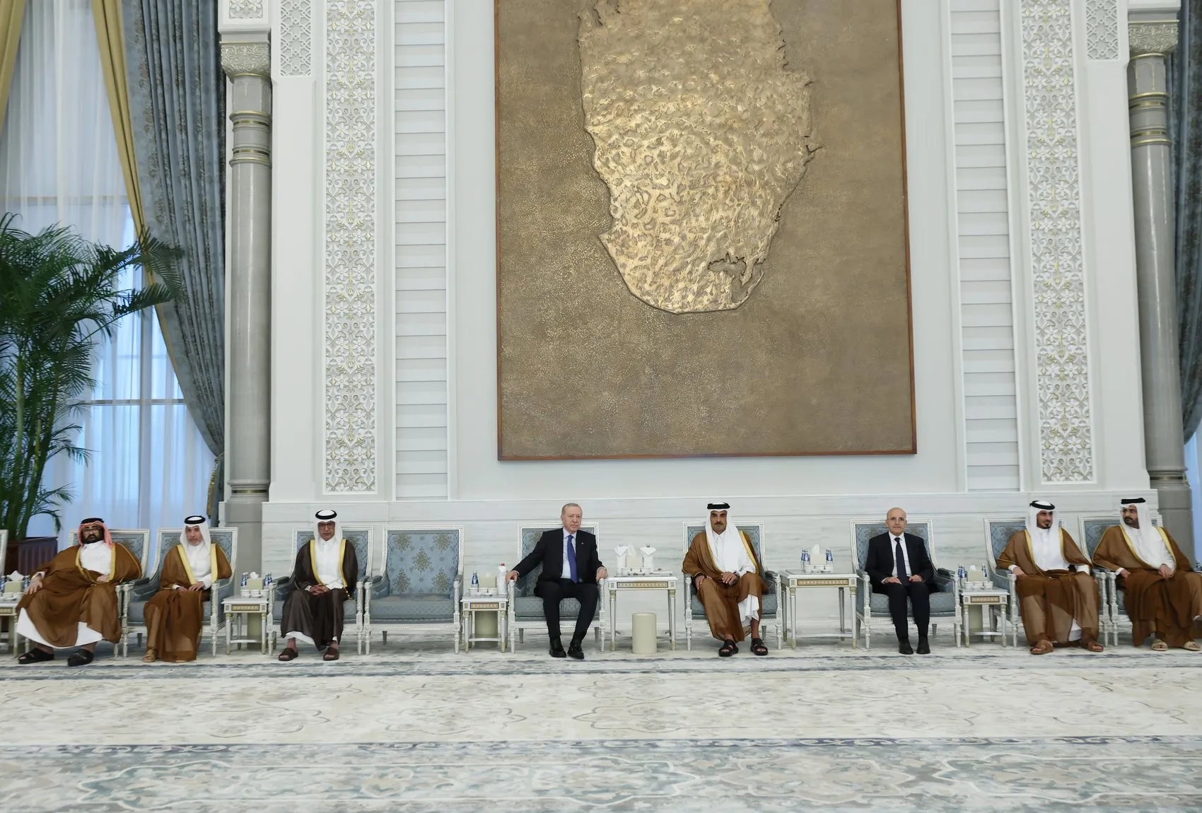Erdoğan Doha yolcusu Katar Emiri’ne taziye ziyareti gerçekleşti