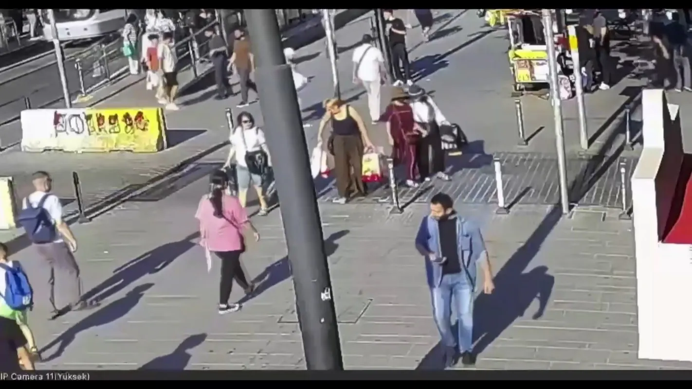 Fatih’te turistleri soyan çocukların suç dosyası şoke etti