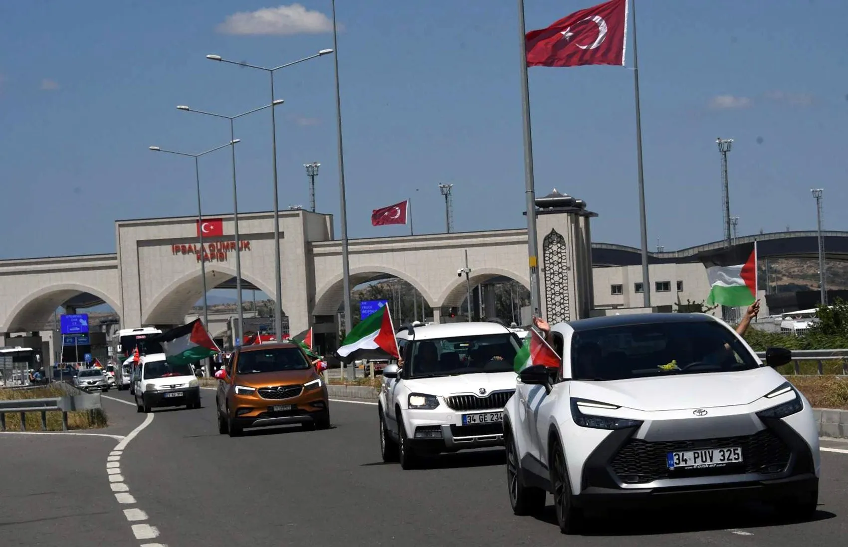Filistin için yola çıkan uluslararası konvoy Türkiye'ye ulaştı